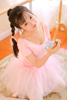 美女热舞
